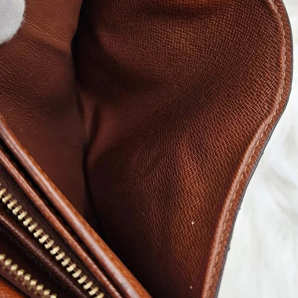 Louis  Vuitton Porte Monnaie Tresor Zipper Wallet - Picture 14 of 15